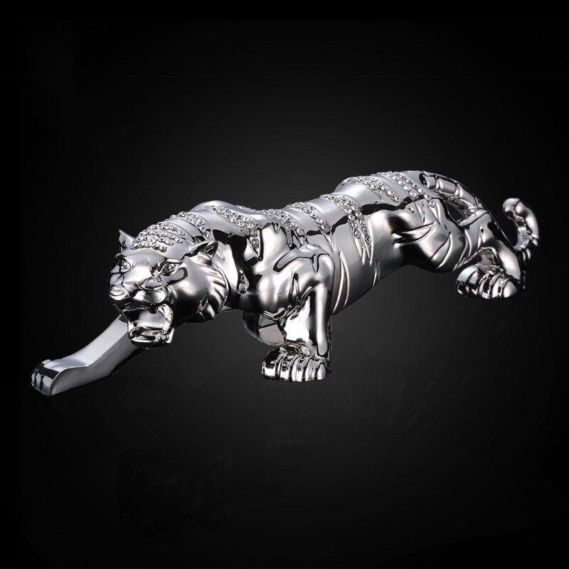 El agua es influenciada por la actividad de mercurio y de la luna. El sabor amargo, la oscuridad favorecen la introspección. Los peligros de la vida son sopesados a través de la interiorización. Las ansias de soledad, nos permite superar pruebas difíciles conectándonos con nuestras raíces y cultivando los propios recursos.